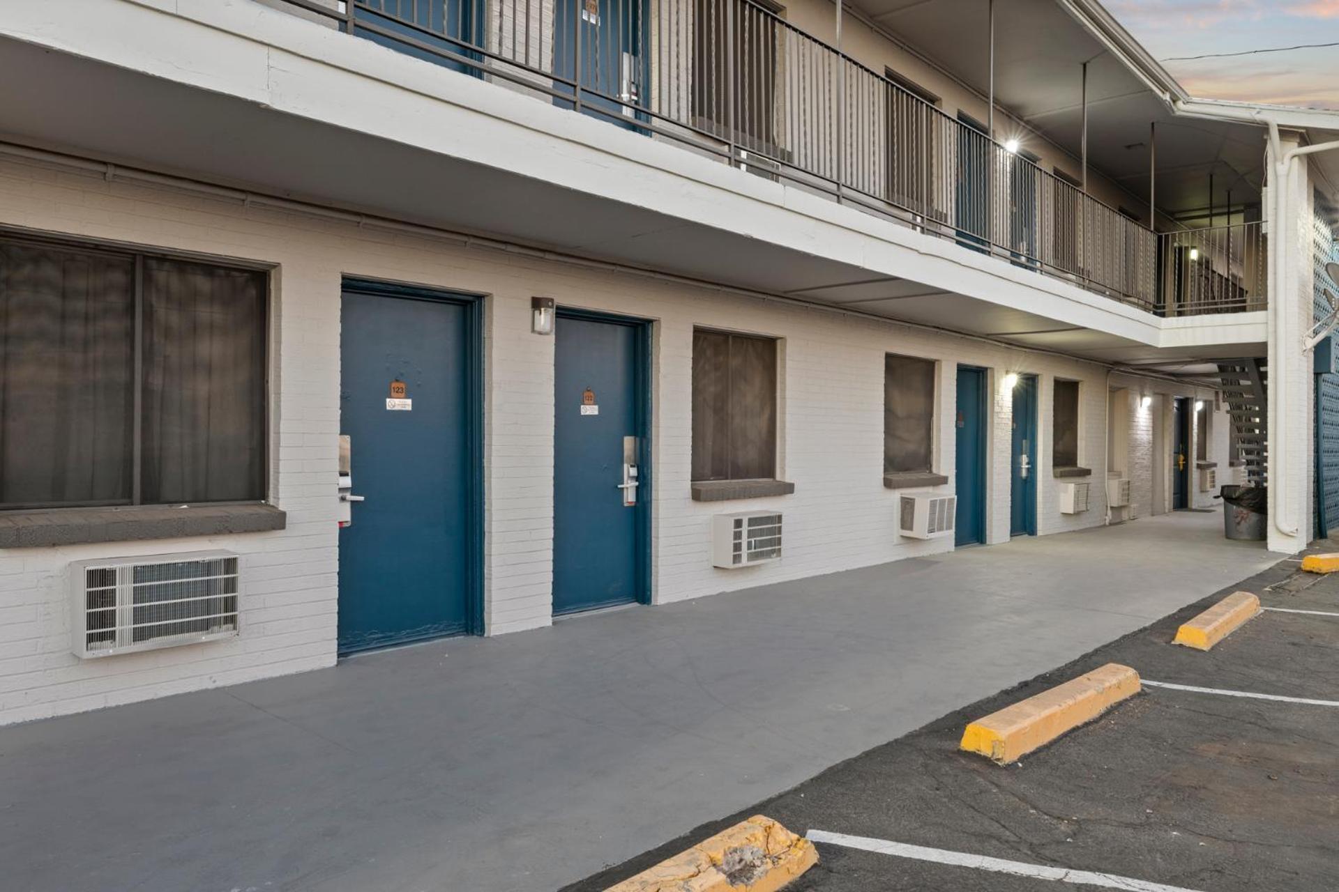 Travel Inn Phoenix Exterior photo